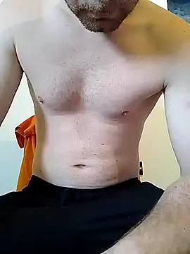 Snapshot of Rolandxxxr chatting on 03.17.25 Rolandxxxr online show from 03.17.25