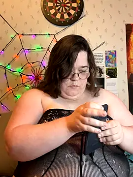 Snapshot of SexyxLexie chatting on 10.30.25 SexyxLexie online show from 10.30.25