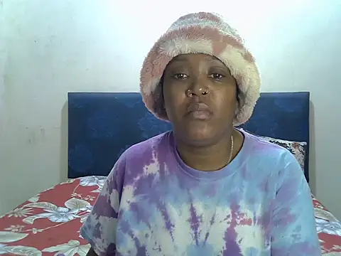 Snapshot of Spice202 chatting on 09.08.25 Spice202 online show from 09.08.25