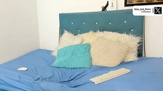 Snapshot of Max_and_Peter chatting on 01.08.25 Max and Peter online show from 01.08.25