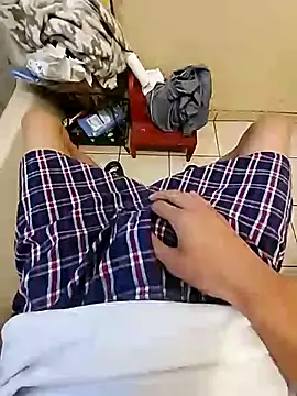 Snapshot of Bigstiffyuh chatting on 10.25.25 Bigstiffyuh online show from 10.25.25