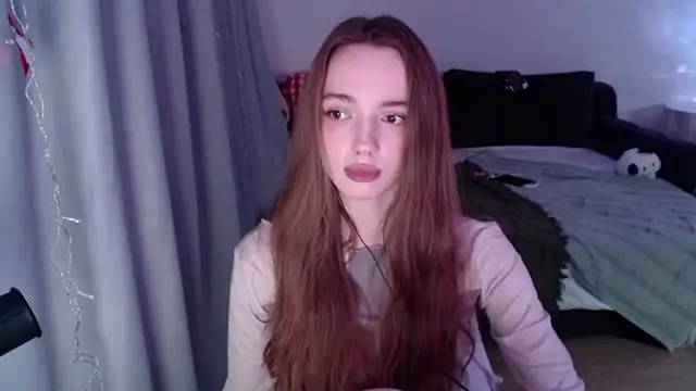 Snapshot of Weeissy chatting on 02.01.25 Weeissy online show from 02.01.25