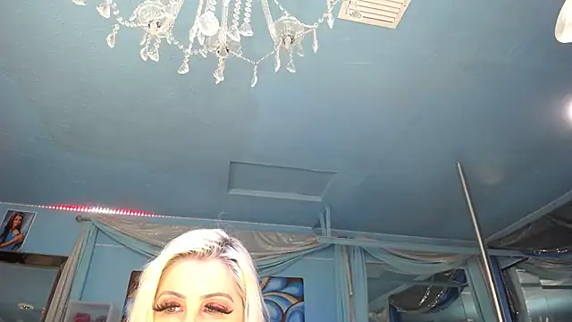 ADRIANNA FOX online show from 09.16.25