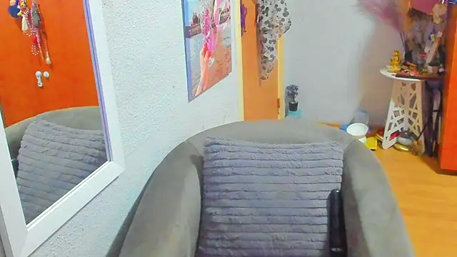 Snapshot of marie_marie03 chatting on 02.05.25 marie marie03 online show from 02.05.25