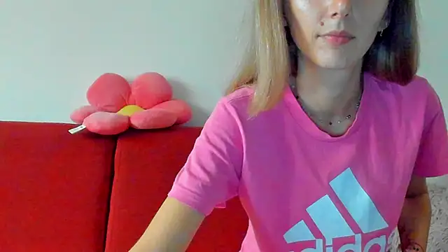 Snapshot of marie_marie03 chatting on 11.04.25 marie marie03 online show from 11.04.25