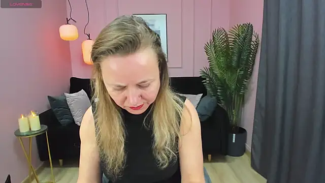 Snapshot of GabrielGold chatting on 12.12.24 GabrielGold online show from 12.12.24