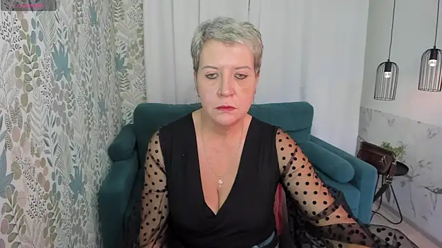 Snapshot of KathySunn chatting on 12.22.24 KathySunn online show from 12.22.24