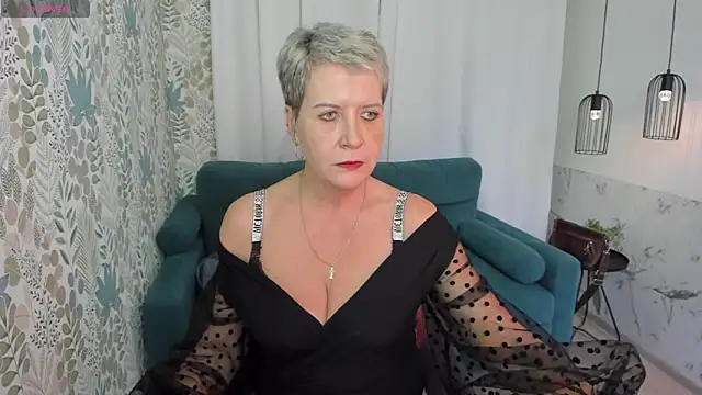 Snapshot of KathySunn chatting on 12.22.24 KathySunn online show from 12.22.24