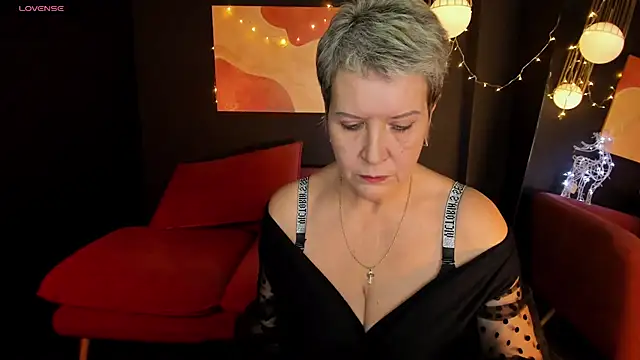 Snapshot of KathySunn chatting on 01.02.25 KathySunn online show from 01.02.25