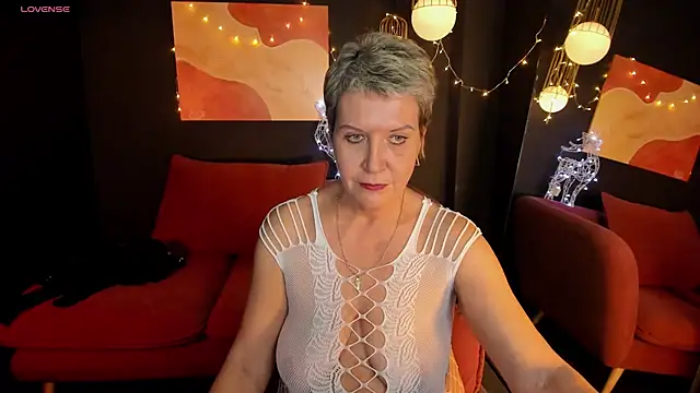 Snapshot of KathySunn chatting on 01.02.25 KathySunn online show from 01.02.25