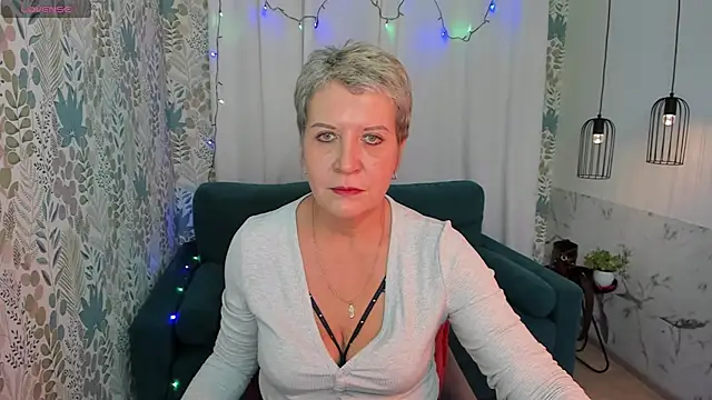 Snapshot of KathySunn chatting on 01.03.25 KathySunn online show from 01.03.25