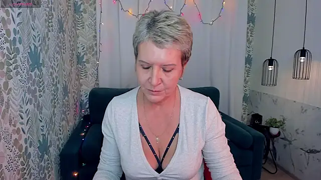 Snapshot of KathySunn chatting on 01.03.25 KathySunn online show from 01.03.25