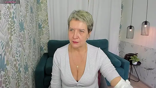 Snapshot of KathySunn chatting on 01.22.25 KathySunn online show from 01.22.25