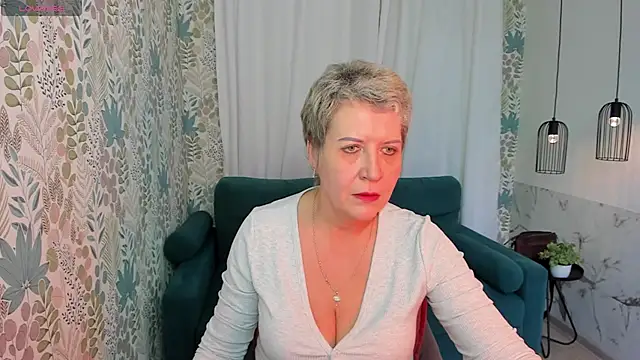 Snapshot of KathySunn chatting on 01.30.25 KathySunn online show from 01.30.25