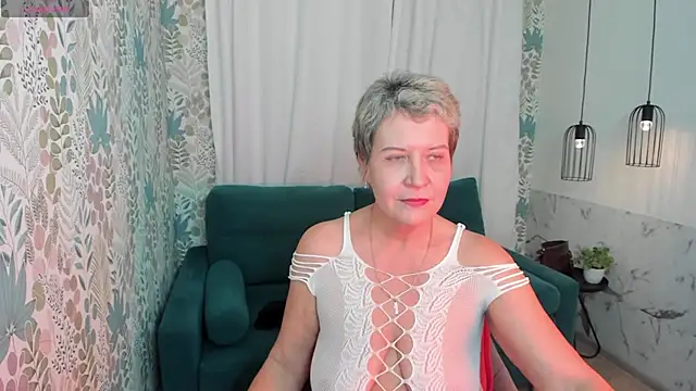 Snapshot of KathySunn chatting on 01.31.25 KathySunn online show from 01.31.25