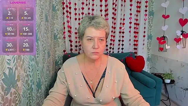 Snapshot of KathySunn chatting on 02.13.25 KathySunn online show from 02.13.25