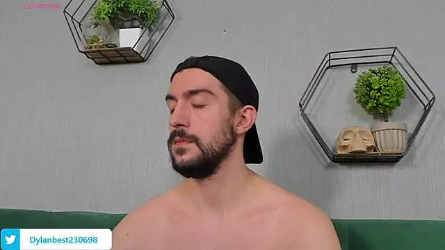 Snapshot of Dylan_Best chatting on 09.22.25 Dylan Best online show from 09.22.25