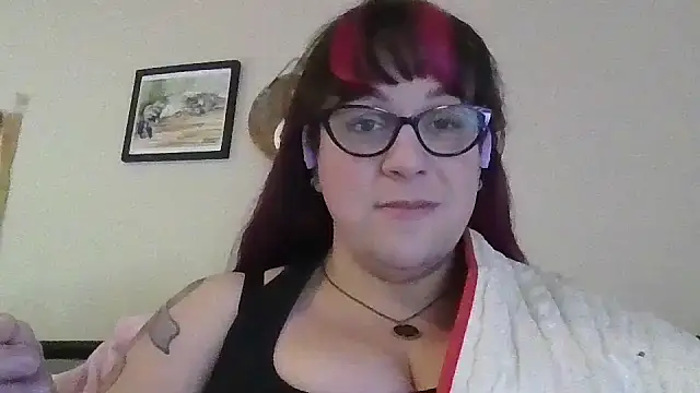 Snapshot of GothyBaby chatting on 01.14.25 GothyBaby online show from 01.14.25