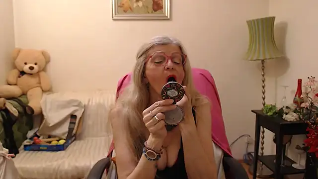 Snapshot of BlairFort chatting on 01.27.25 BlairFort online show from 01.27.25