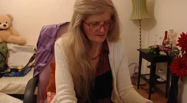 Snapshot of BlairFort chatting on 02.10.25 BlairFort online show from 02.10.25