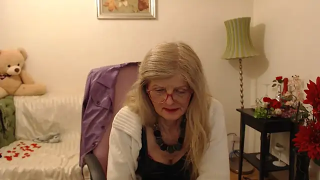 Snapshot of BlairFort chatting on 02.12.25 BlairFort online show from 02.12.25