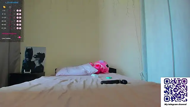 Snapshot of Bella_Foryou chatting on 03.09.25 Bella Foryou online show from 03.09.25