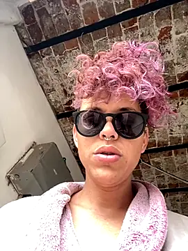 Snapshot of Alicbranca chatting on 09.21.25 Alicbranca online show from 09.21.25