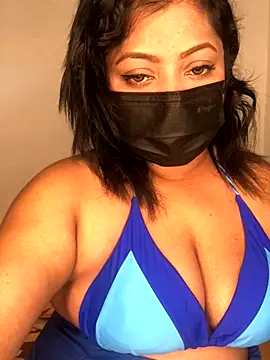 Snapshot of _Cute_ariana_ chatting on 10.04.25  Cute ariana  online show from 10.04.25