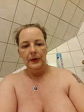 Snapshot of saharaheiss chatting on 12.01.24 saharaheiss online show from 12.01.24