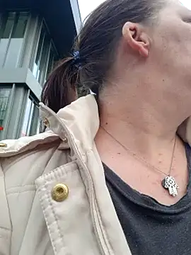 Snapshot of saharaheiss chatting on 12.04.24 saharaheiss online show from 12.04.24