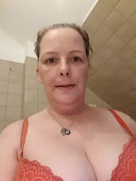 Snapshot of saharaheiss chatting on 12.05.24 saharaheiss online show from 12.05.24