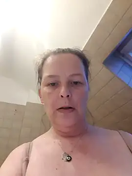 Snapshot of saharaheiss chatting on 12.16.24 saharaheiss online show from 12.16.24