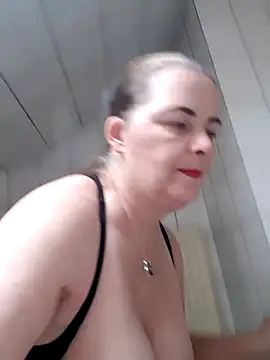 Snapshot of saharaheiss chatting on 12.24.24 saharaheiss online show from 12.24.24