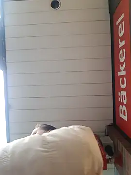 Snapshot of saharaheiss chatting on 01.09.25 saharaheiss online show from 01.09.25