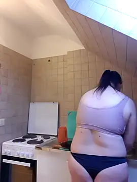 Snapshot of saharaheiss chatting on 01.09.25 saharaheiss online show from 01.09.25