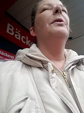 Snapshot of saharaheiss chatting on 01.23.25 saharaheiss online show from 01.23.25