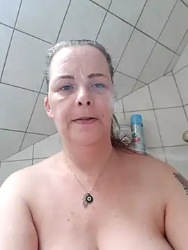 Snapshot of saharaheiss chatting on 02.27.25 saharaheiss online show from 02.27.25