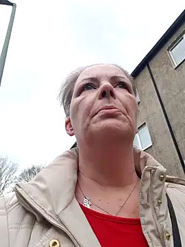 Snapshot of saharaheiss chatting on 02.28.25 saharaheiss online show from 02.28.25