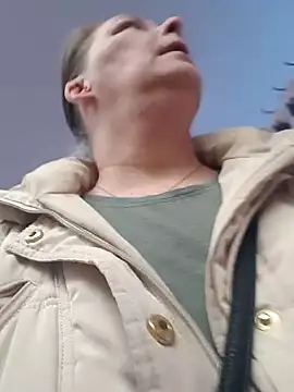 Snapshot of saharaheiss chatting on 03.03.25 saharaheiss online show from 03.03.25