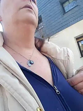 Snapshot of saharaheiss chatting on 03.20.25 saharaheiss online show from 03.20.25