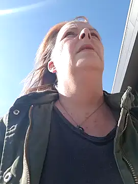 Snapshot of saharaheiss chatting on 03.21.25 saharaheiss online show from 03.21.25