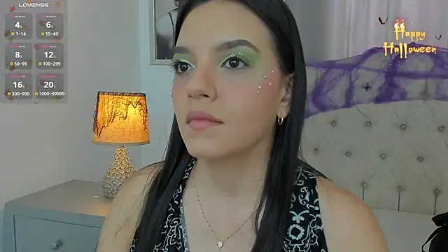 Snapshot of Beautyari_ chatting on 10.17.25 Beautyari online show from 10.17.25