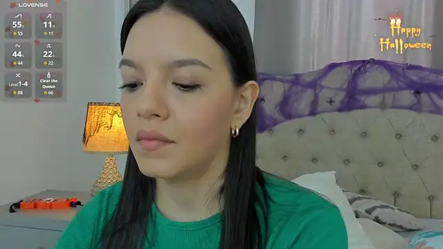 Snapshot of Beautyari_ chatting on 10.21.25 Beautyari online show from 10.21.25