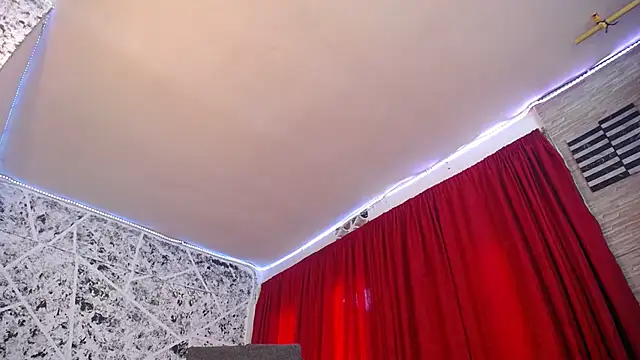 Snapshot of hornytsblonde chatting on 09.16.25 hornytsblonde online show from 09.16.25
