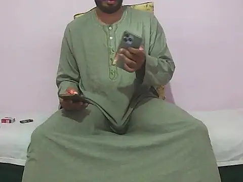 Snapshot of foxsanSs chatting on 10.18.25 foxsanSs online show from 10.18.25