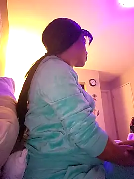 Snapshot of RuggyRackz chatting on 10.13.25 RuggyRackz online show from 10.13.25