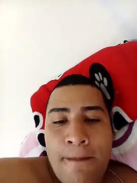 Snapshot of EISONREINA11 chatting on 10.14.25 EISONREINA11 online show from 10.14.25