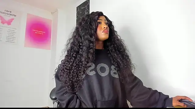 Snapshot of Emattaylor chatting on 03.05.25 Emattaylor online show from 03.05.25