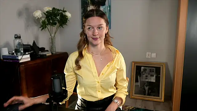 Snapshot of Special___ chatting on 12.22.24 Special    online show from 12.22.24