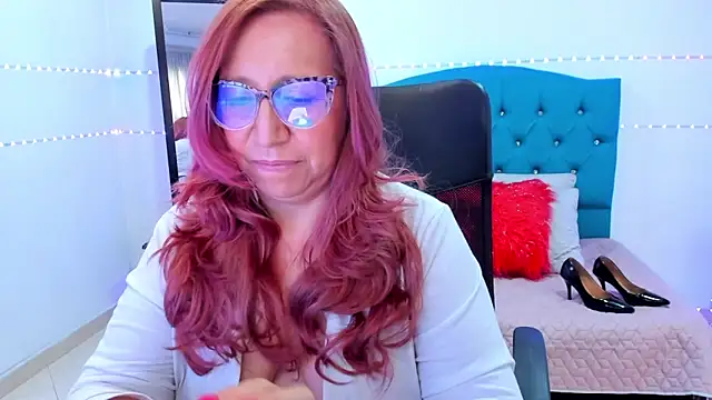 Snapshot of vaalery_sweet chatting on 02.10.25 vaalery sweet online show from 02.10.25